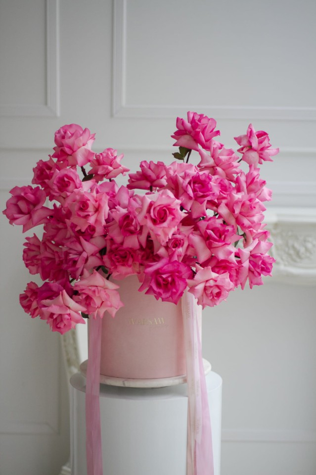 pink reflexed roses flowerbox Warsaw