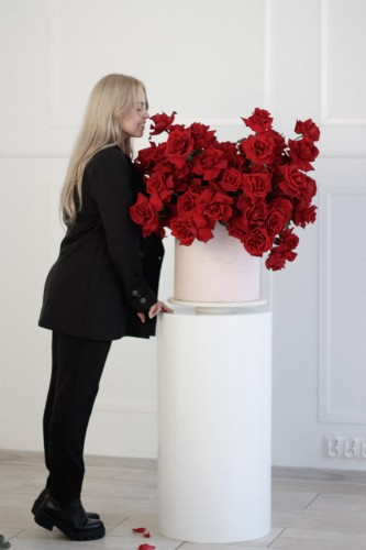 reflexed red roses flowerbox