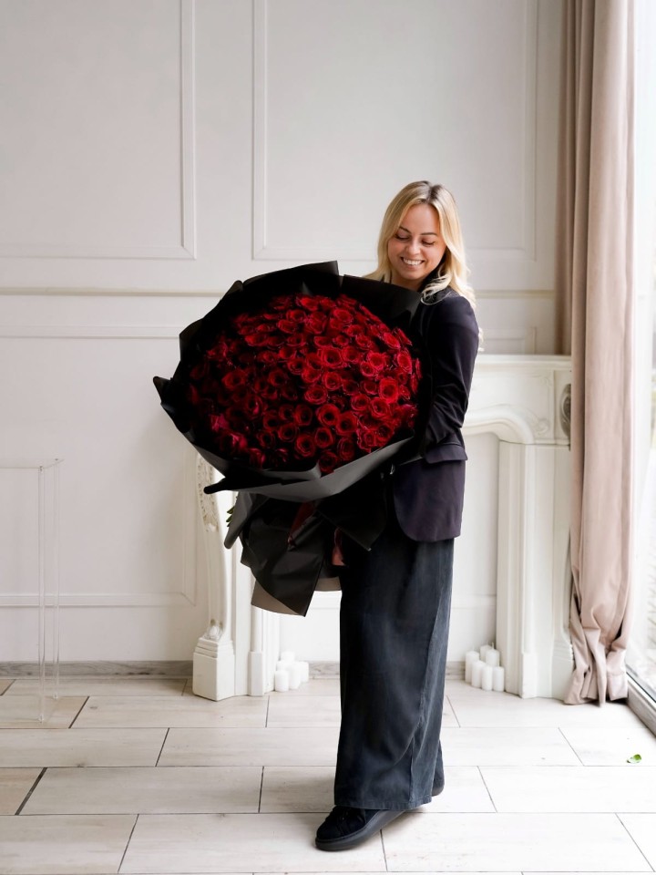 sto czerwonych róż bukiet Warsaw Flowers