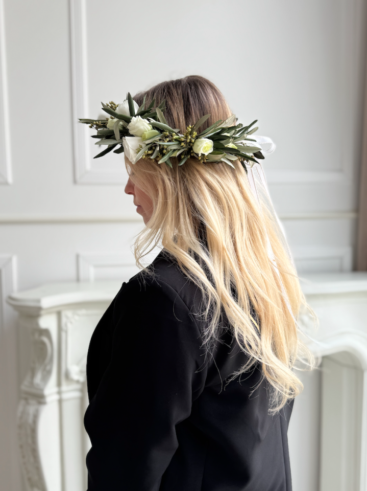 Wianek komunijny z żywych kwiatów