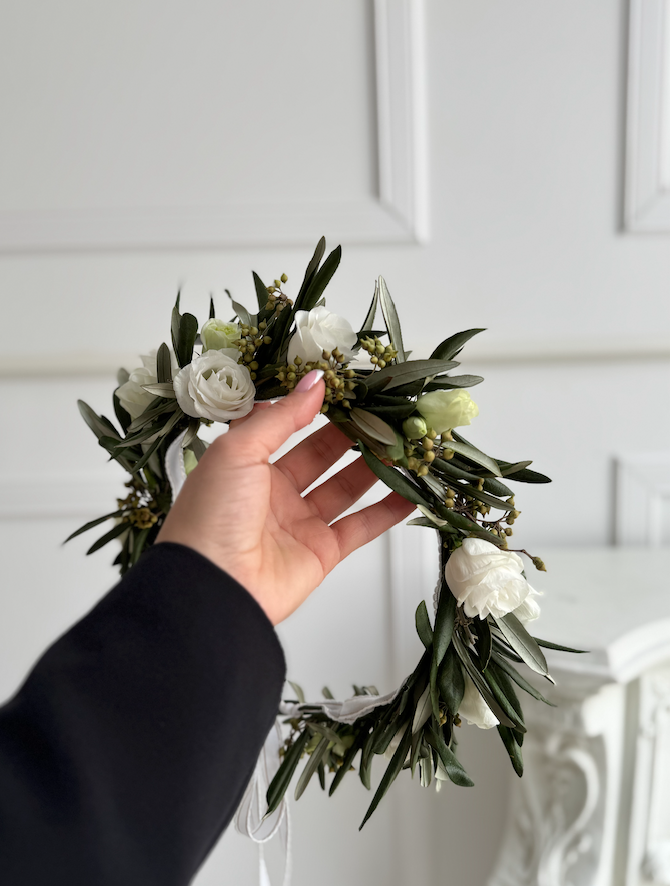 Wianek komunijny z żywych kwiatów