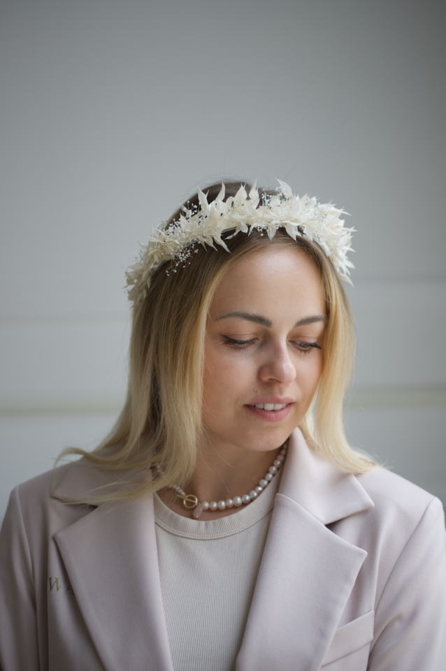 Komunijna opaska na głowę z suszonych kwiatów