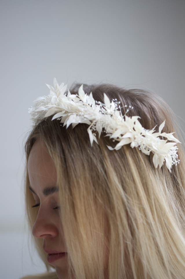 Komunijna opaska na głowę z suszonych kwiatów