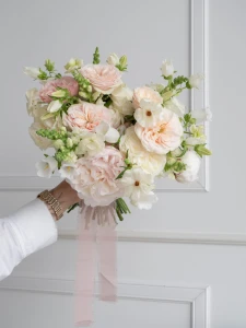 Bukiet ślubny "Pastel embrace"