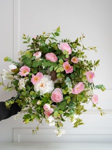 Artificial Wreath “Rosy Bloom”
