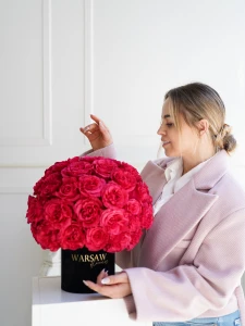 Flowerbox of fuchsia roses