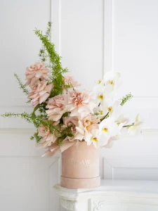 Flowerbox "Ivory Botanica"