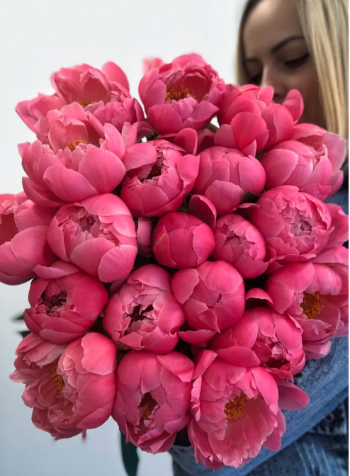 30 Coral peonies Warsaw Flowers